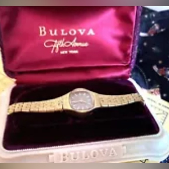 Jules Jorgensen vintage gold tone working battery powered watch & Bulova case. - Picture 2 of 13